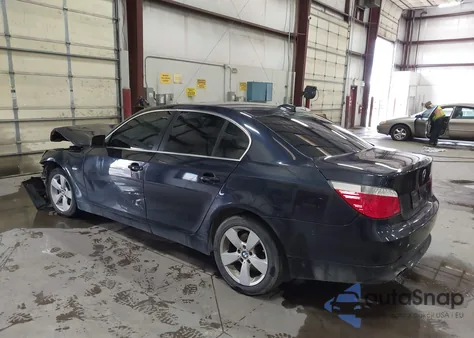 2007 BMW 530Xi z USA, uszkodzony, nr VIN WBANF73507CU28371